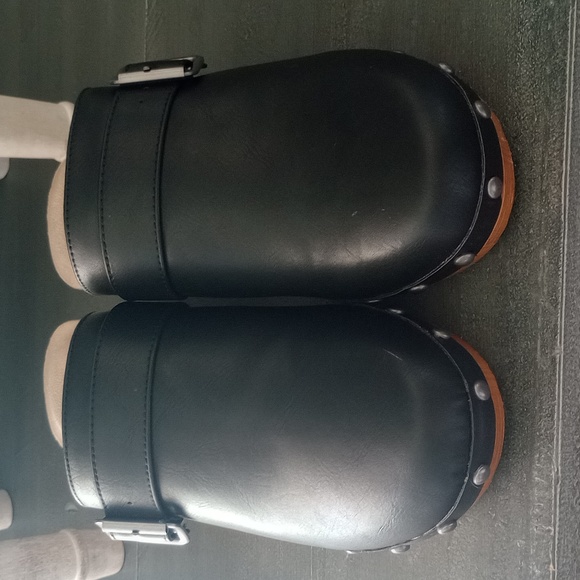 Mia Clogs - Picture 4 of 8